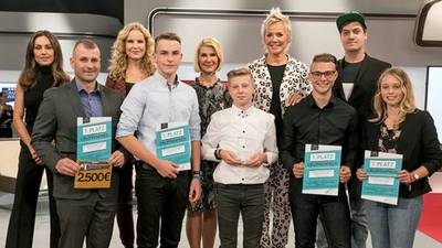 Die Jury und die Gewinner des Jugendgemeinderates ©Mediengruppe RTL/A.Friese